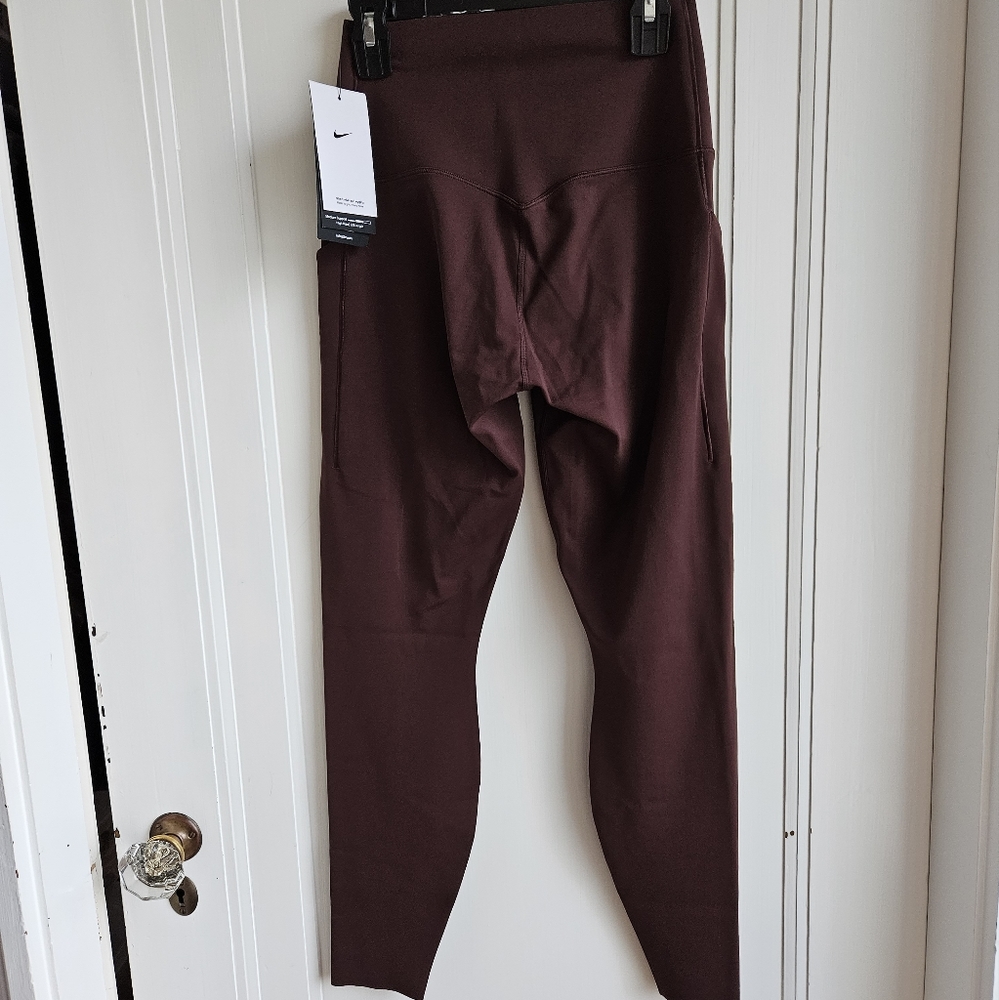 Nike Universa Women's Medium-Support High-Waisted 7/8 Leggings with Pockets - Picture 11 of 12